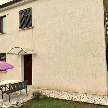 アパート Buba メドゥリン