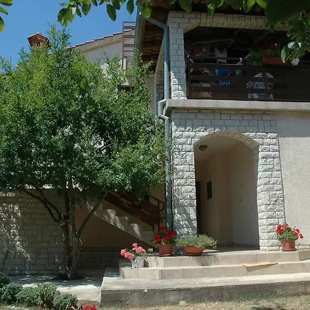 アパート Buba メドゥリン